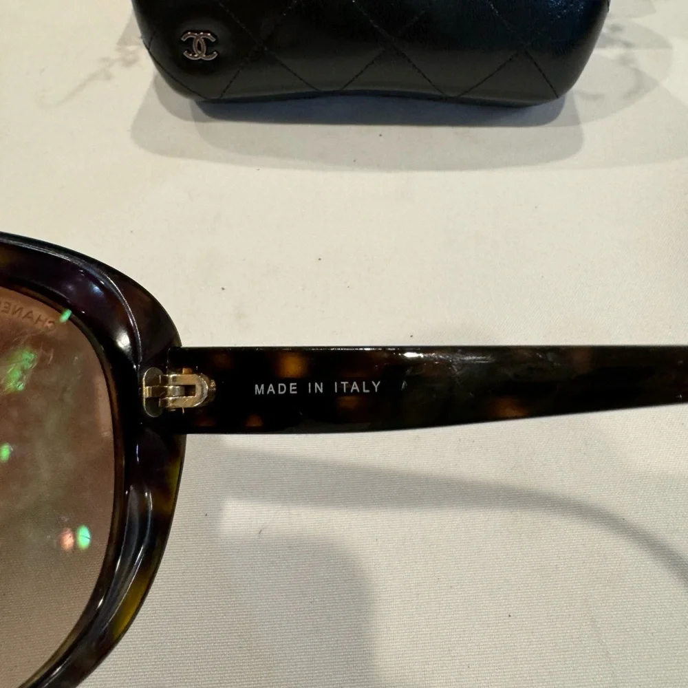 Authentic CHANEL sunglasses with case - Picture 9 of 13